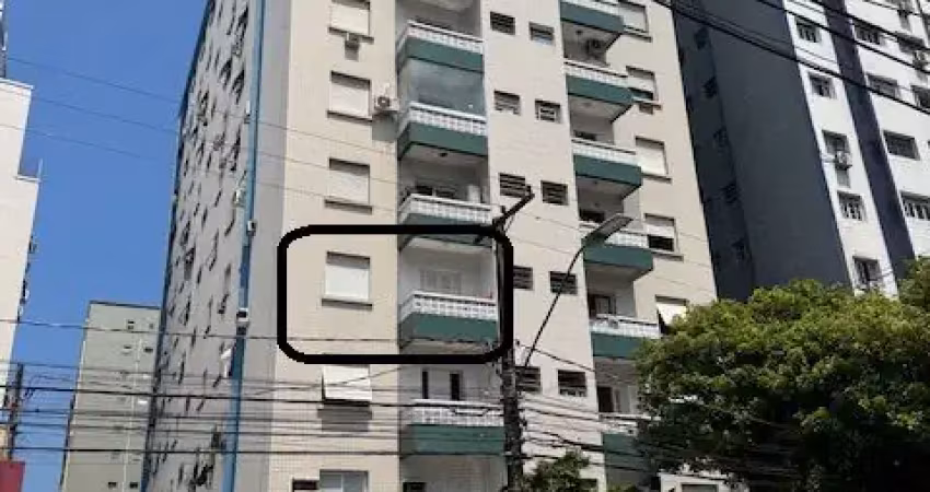 Apartamento com sacada, em condominio de frente para o mar