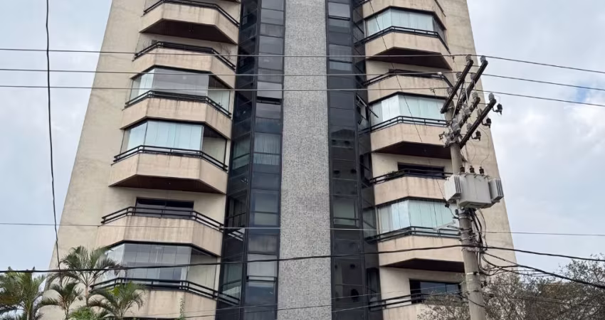 APARTAMENTO REFORMADO, ACABAMENTO FINO, SACADA, BANHEIRA, 02 VAGAS, 153M
