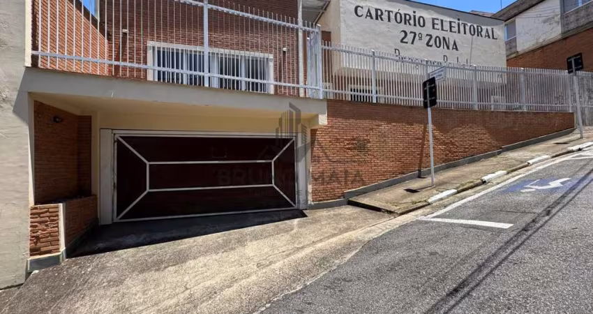 Casa para Venda em Bragança Paulista, Centro, 3 dormitórios, 3 suítes, 1 banheiro, 4 vagas