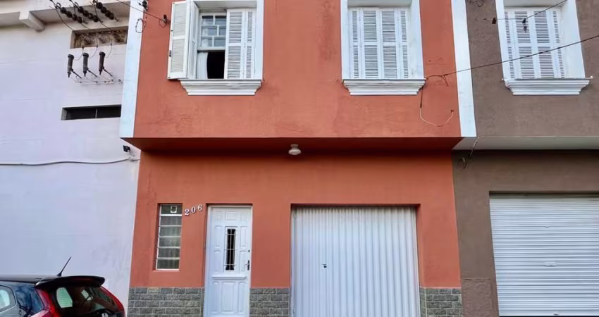 Casa para Locação em Bragança Paulista, Centro, 3 dormitórios, 1 suíte, 2 banheiros, 1 vaga