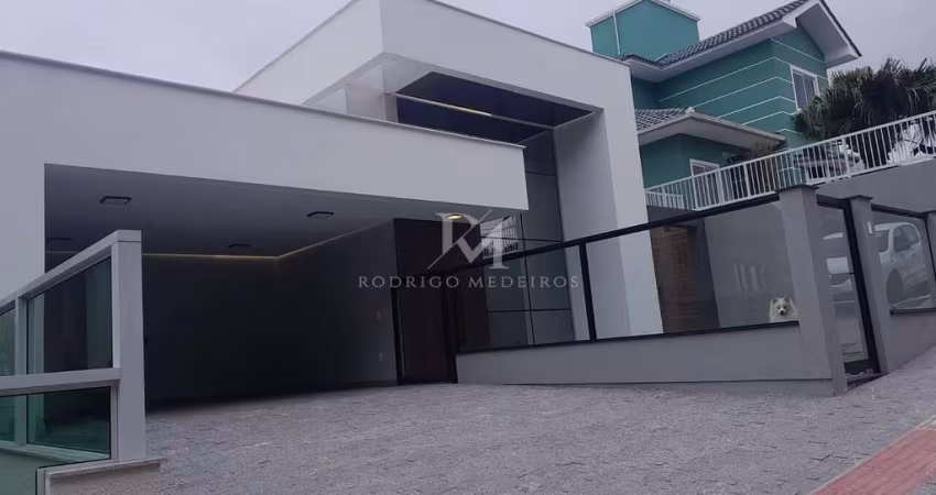 Casa à venda no bairro Pedra Branca em Palhoça/SC