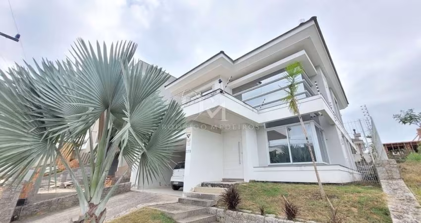 Casa à venda no bairro Centro em Palhoça/SC