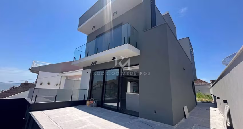 Casa com Vista para o Mar 3 Dormitórios, Piscina - Estreito, Florianópolis-SC