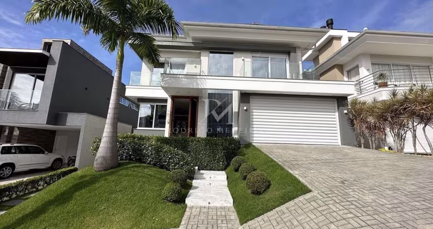 Casa com 3 Suítes e Piscina à Venda no Pedra Branca, Palhoça/SC