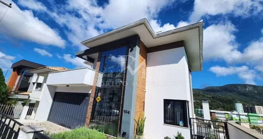 Casa 3 Suítes no bairro Pedra Branca em Palhoça-SC