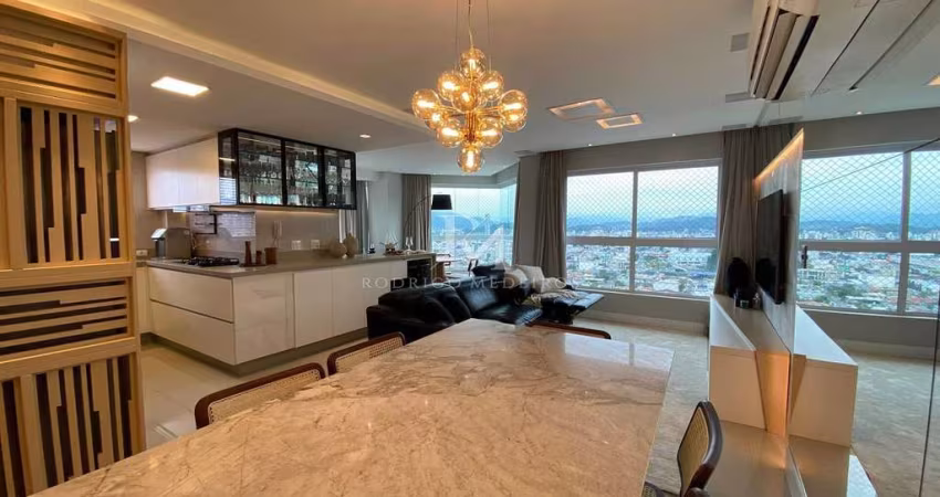 Apartamento 3 Suítes, Mobiliado e Decorado no Centro de  Balneário Camboriú-SC