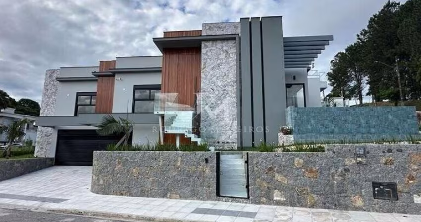 Casa com 3 Suítes no Centro - Palhoça/SC