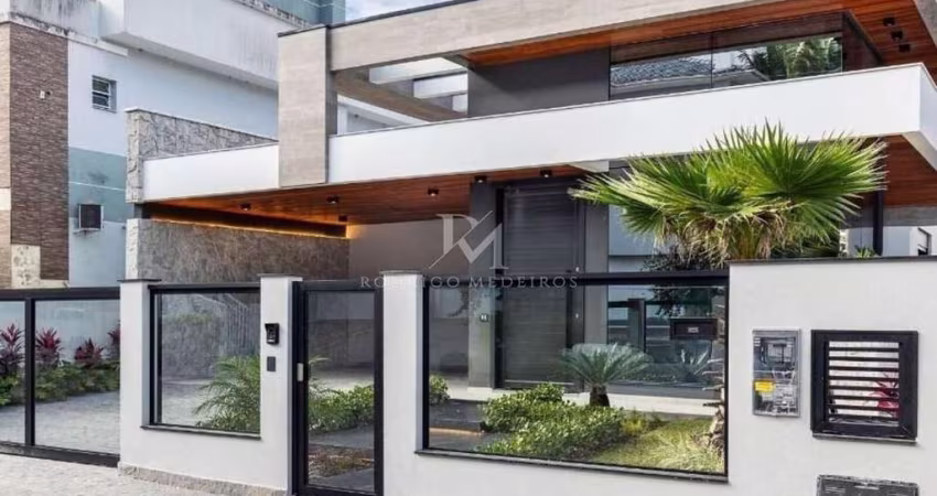 Casa à venda no bairro Pedra Branca em Palhoça/SC