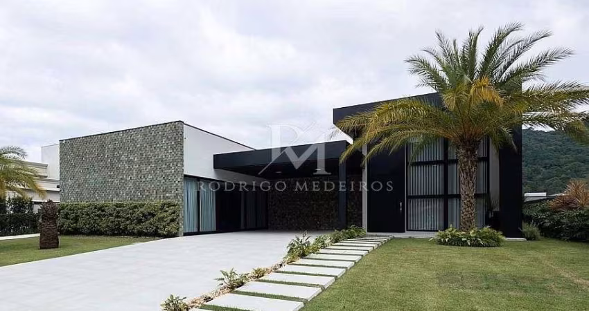 Casa 688 m², 4 Suítes, Mobiliado - Itapema-SC