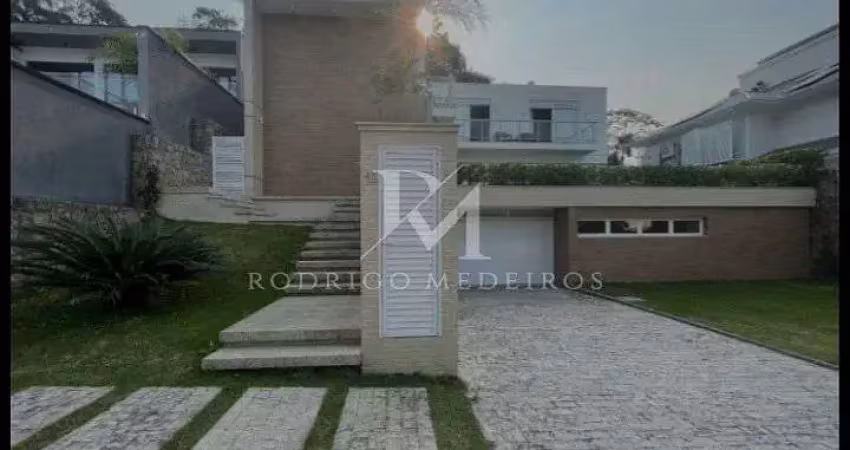 Casa 4 Dormitórios (2 Suítes), Piscina - Itacorubi - Florianópolis/Sc
