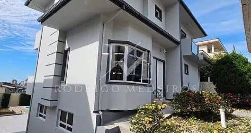 Casa 5 Dormitórios (2 Suítes), Piscina - Bosque das Mansões, São José/SC