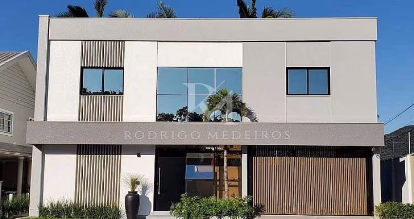 Casa 4 Suítes, Piscina, Churrasqueira - Balneário Camboriú/SC