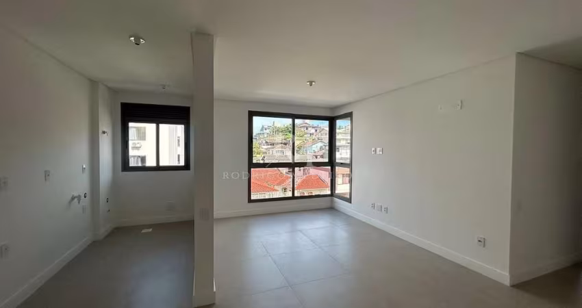 Apartamento 2 Dormitórios (1 Suíte) - Estreito, Florianópolis - SC