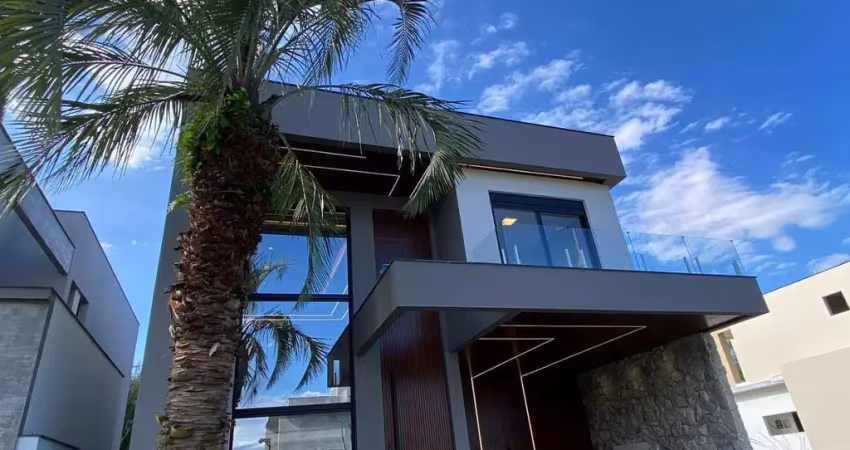 Casa de 3 suítes à venda com piscina e elevador,  alto padrão e conforto