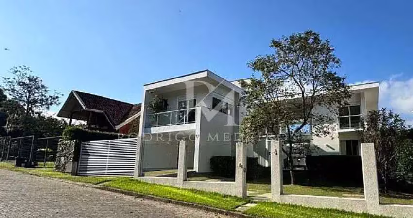 Casa 6 Dormitórios (5 Suítes) - Cacupé, Florianópolis/SC