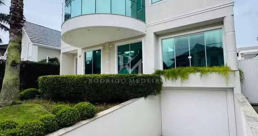 Casa à venda em jurerê internacional com 4 suítes e piscina – florianópolis