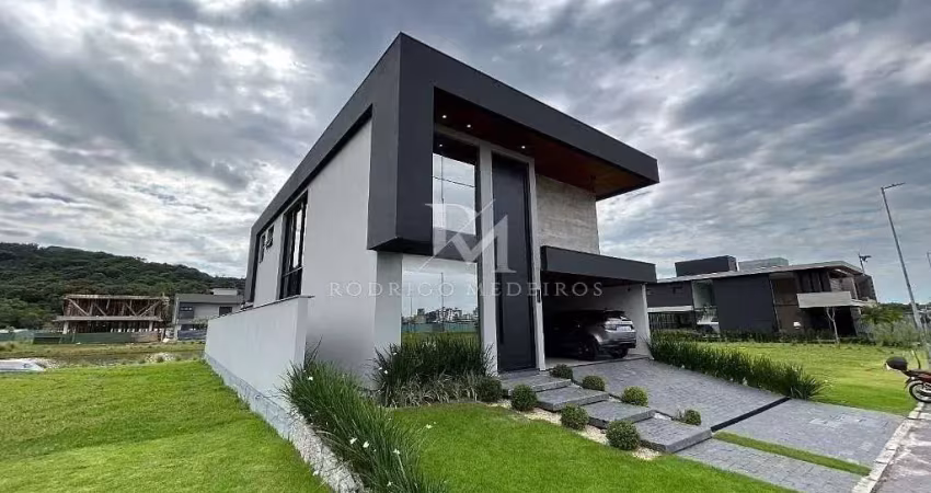 Casa à venda no reserva da pedra, pedra branca – 3 suítes mobiliada