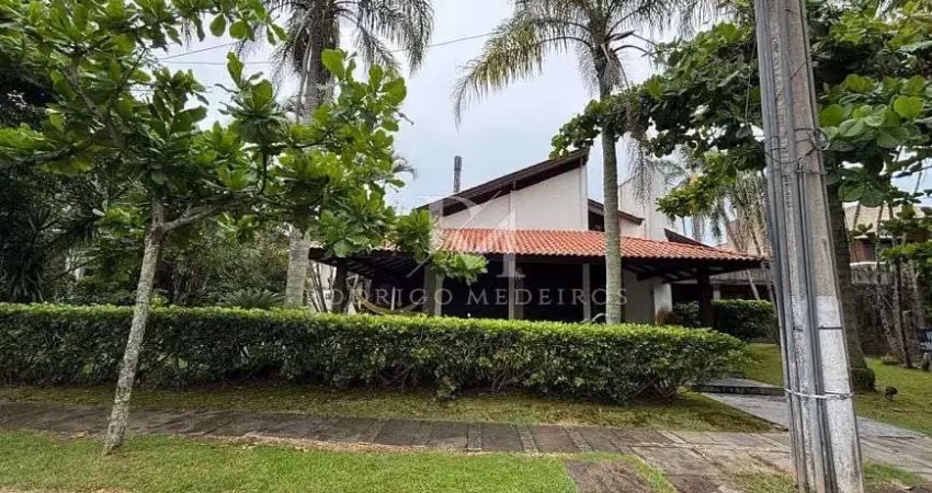 Terreno com duas casa à venda em jurerê internacional, florianópolis