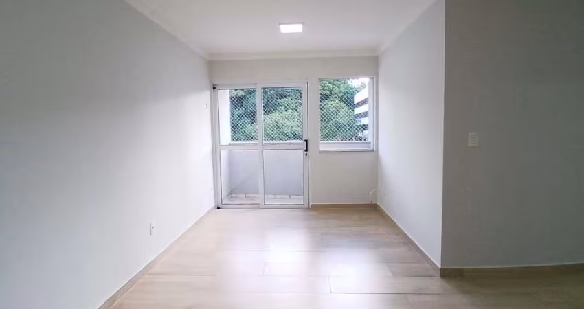 Apartamento com 60m², 2 quartos e sacada para locação no Bom Retiro por R$ 1.700,00 + taxas