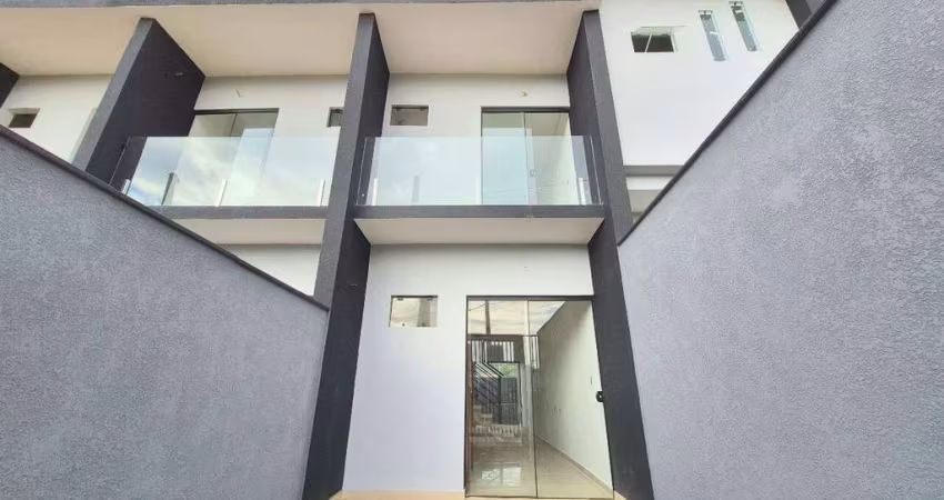 Sobrado Geminado à venda, 2 quartos, 2 suítes, 1 vaga, Petrópolis - Joinville/SC