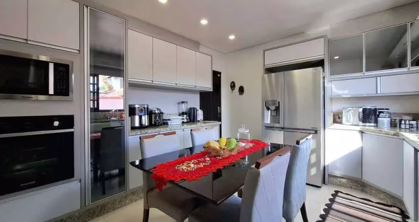 Casa à venda, 3 quartos, 1 suíte, 6 vagas, Floresta - Joinville/SC