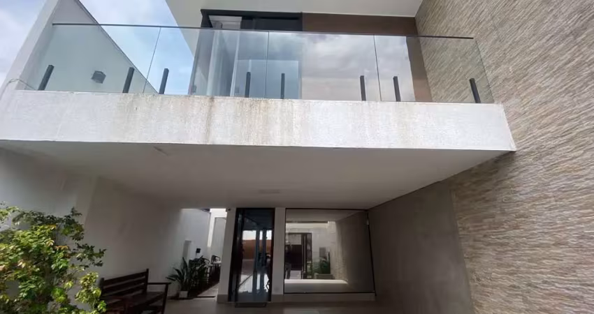 Casa - 225m² Alto Luxo - 03 - qts. - 02 suítes - 04 banheiros - 02 vgs. - R$ 1.4 Mi