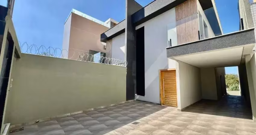 Casa 250m² construído - 03qt - 03 suítes ( varanda) - 03 vg. - $1.3Mi