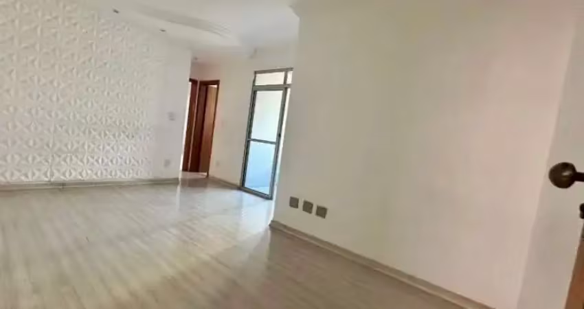 Apartamento - 2 Qts. - Elevador - cozinha montada - APENAS R$ 360K