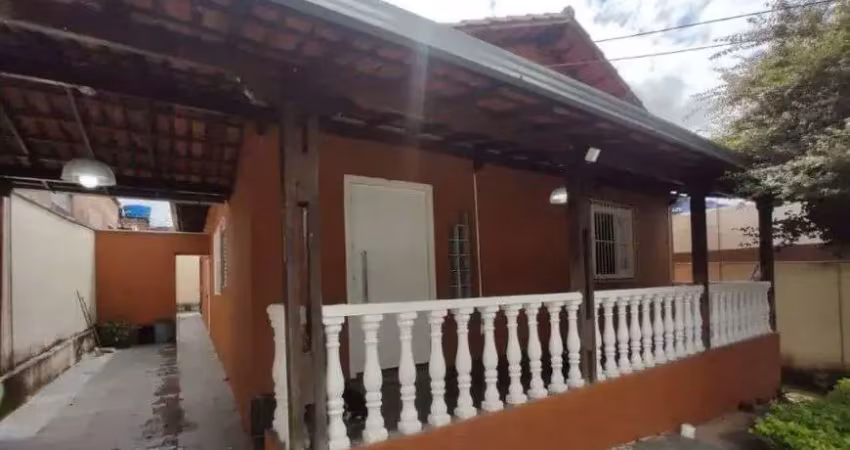 Casa com 3 quartos e 2 banheiros à venda - bairro santa mônica/ bh