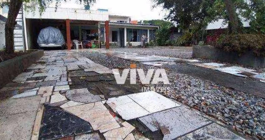 Casa com 3 dormitórios à venda, 250 m² por R$ 2.900.000,00 - Praia dos Amores - Balneário Camboriú/SC