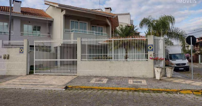 Casa com 3 dormitórios à venda, 135 m² por R$ 1.350.000,00 - Dom Bosco - Itajaí/SC