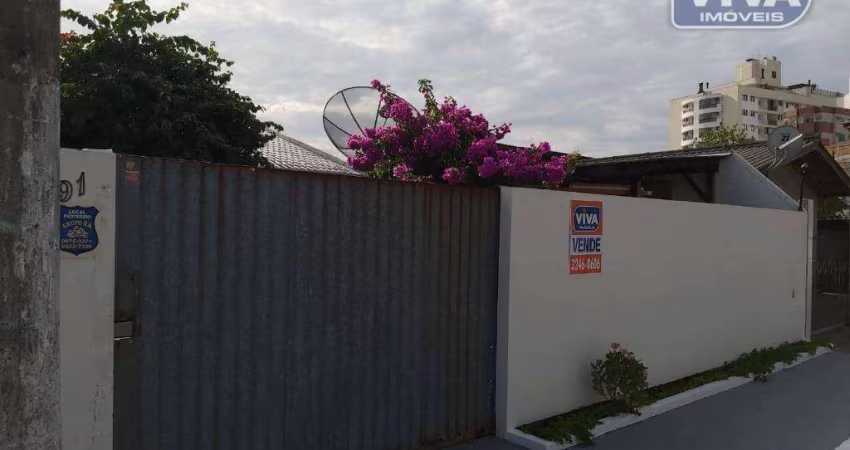 Casa com 2 dormitórios à venda por R$ 960.000,00 - São João - Itajaí/SC