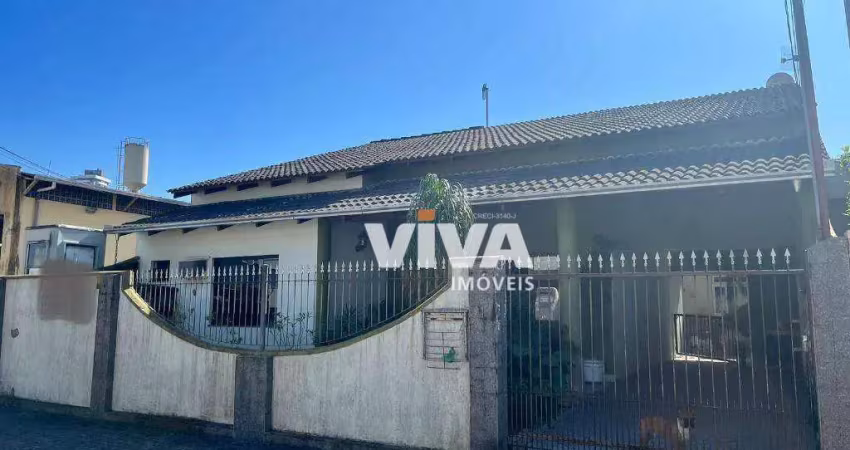 Casa com 1 dormitório à venda, 180 m² por R$ 798.000,00 - Vila Operária - Itajaí/SC