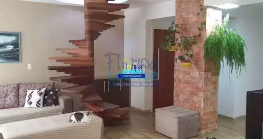 Cobertura duplex com 2 quartos, 1 suíte, à venda em Centro - CEN2CO2336