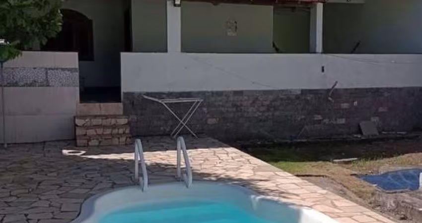Casa para Venda em Iguaba Grande, Centro, 4 dormitórios, 2 suítes, 5 banheiros, 3 vagas