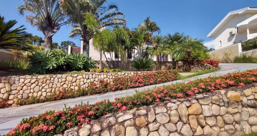 Casa mobiliada para Venda e  locação com 4 suítes, semi térrea em condomínio fechado-411m², Pinheir
