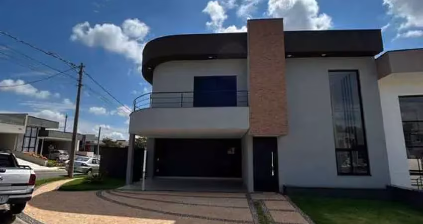 Sobrado à venda em Condomínio.