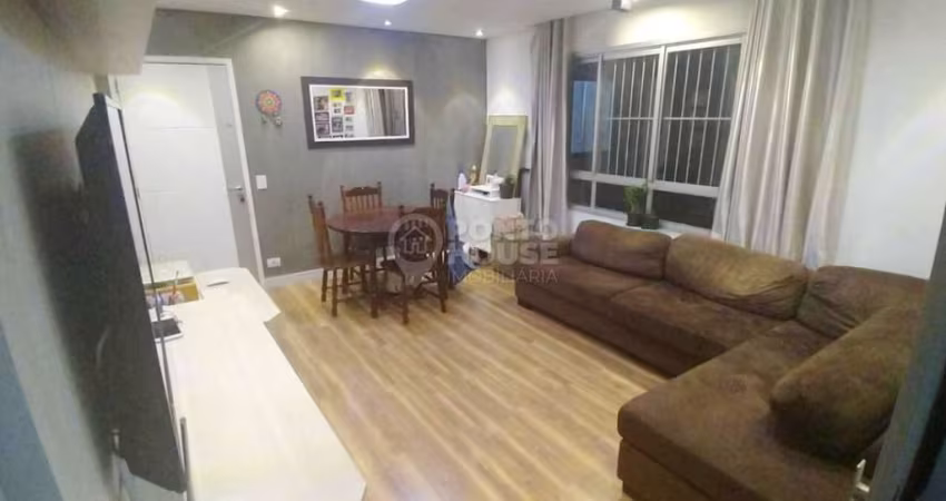 Apartamento à venda no bairro Ipiranga, 2 dormitórios, 01 vaga