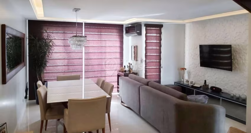 Casa em condomínio à venda no bairro Saúde de 3 dormitórios, 1 suite e 2 vagas