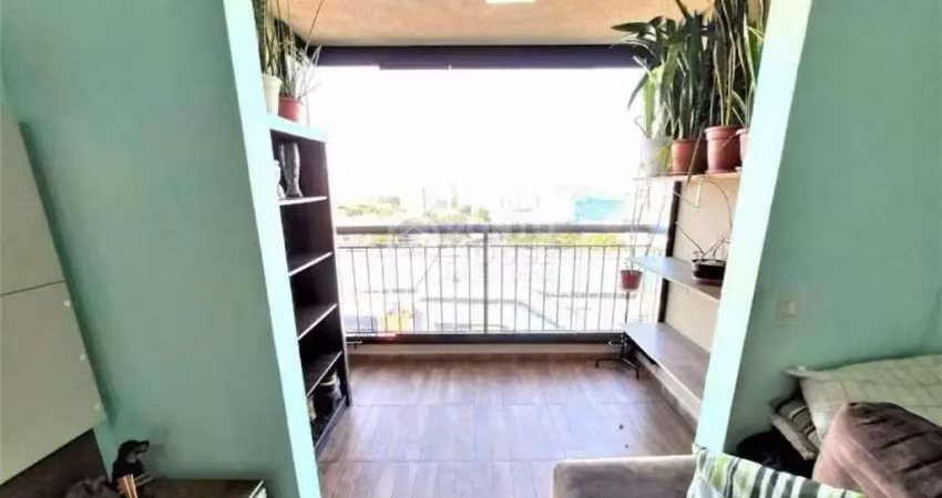 Apartamento à venda no ipiranga, 2 domitótios com varanda e 1 vaga
