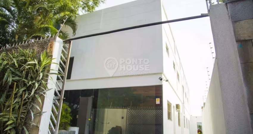 Comercial à Venda ou Locação, 7 Salas, 5 Banheiros, Vagas, Junto à Av Jabaquara