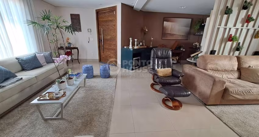 Casa Térrea à Venda Planalto Paulista 3 Suítes, 3 Vagas, Linda, Isolada, 10 x 28