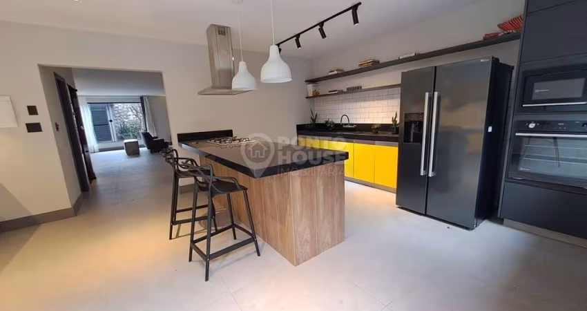 Casa à Venda Planalto Paulista, 4 Dormitórios, 6 Vagas, Reformada, Semimobiliada