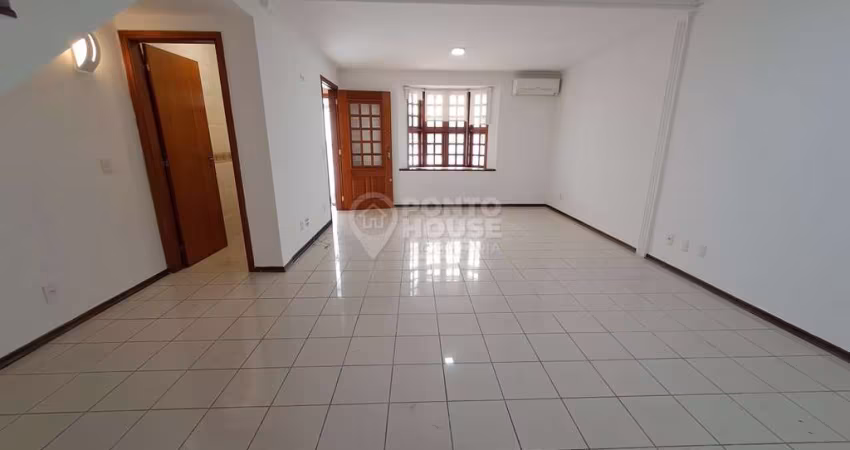 Casa à Venda no bairro Planalto Paulista, 2 Dormitórios, 2 Vagas, Quase Uma Vila