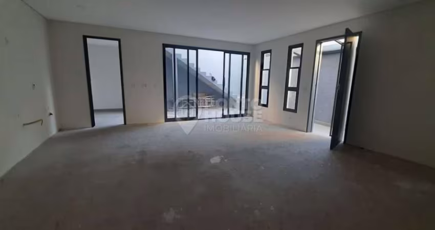 Sobrado novo de 194m², com 4 dormitórios, 1 suíte e 3 vagas na Vila Mariana
