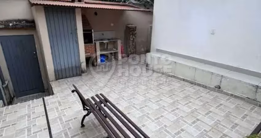 Casa térrea á venda com 04 apartamentos, 06 wc's, 04 vagas em vila mariana