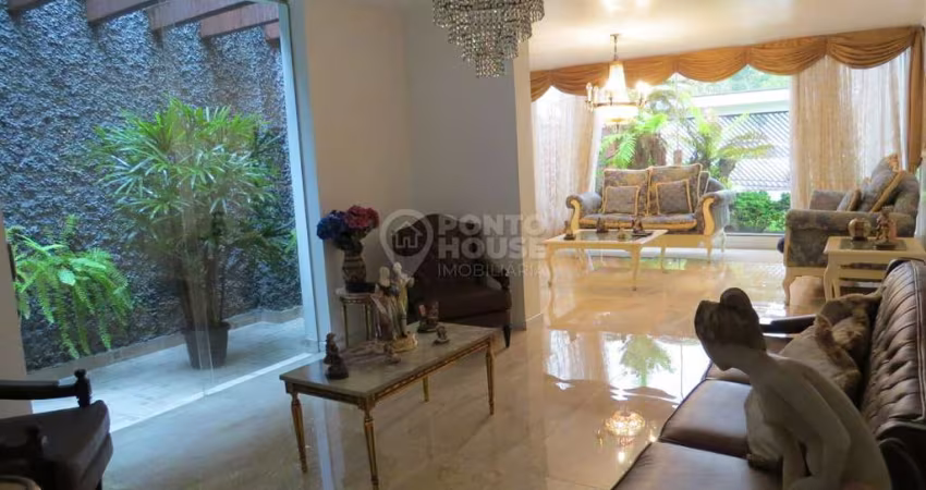 Casa à Venda no bairro Planalto Paulista 3 Dormitórios, 4 Vagas + Casa Livre