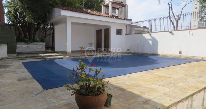 Casa térrea, 3 dormitóiros, 2 suítes, 2 vagas, espaço gourmet, piscina