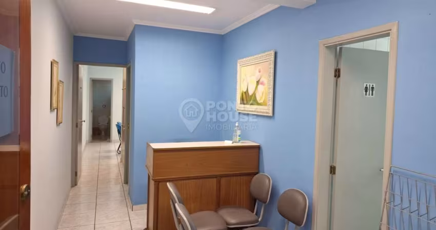 Sala comercial para locação no bairro da Saúde com 1 copa, 2 banheiros e 1 vaga