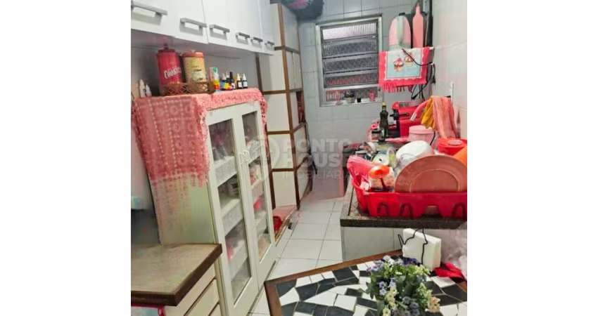 Apartamento à venda no Bosque da Saúde, com 1 dormitório, 1 banheiro , reformado